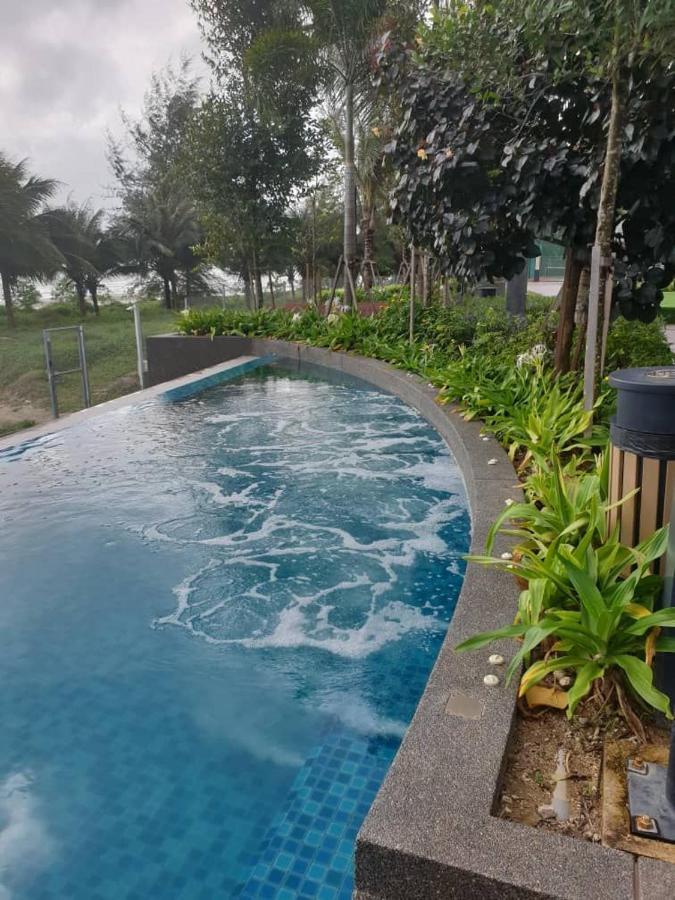 Casa Raudhah @ Timurbay Seafront Residence Kampung Sungai Karang Buitenkant foto